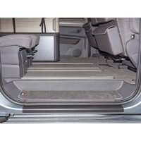 Set di tappetini in velluto per entrambi i gradini...